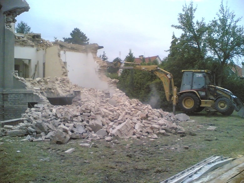 Demolice objektů